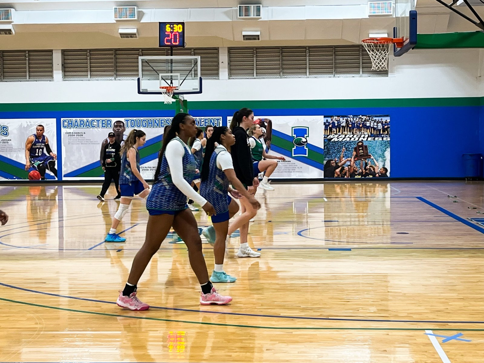 ISLANDERS WOMEN’S BASKETBALL MAKES HISTORY WITH FIRST-EVER NCAA TOURNAMENT ADVANCEMENT